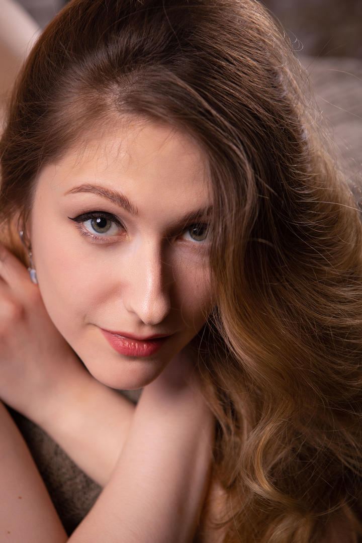 五官精致的欧美漂亮模特人体艺术写真图片欣赏