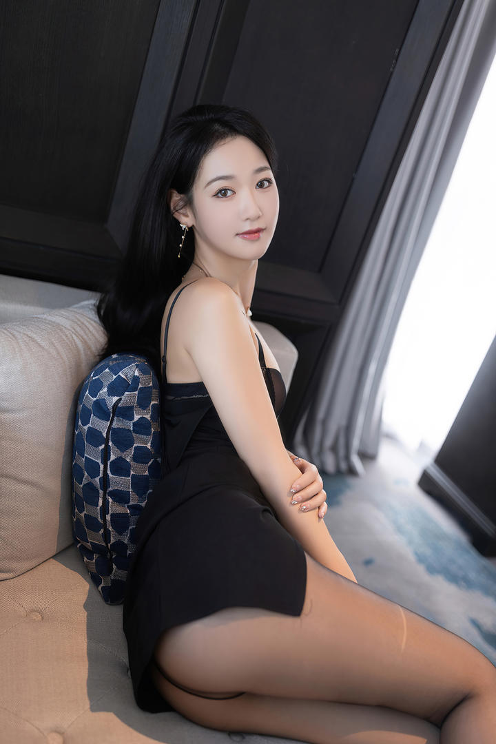 亚洲无码精品黑丝美女唐安琪足控福利套图