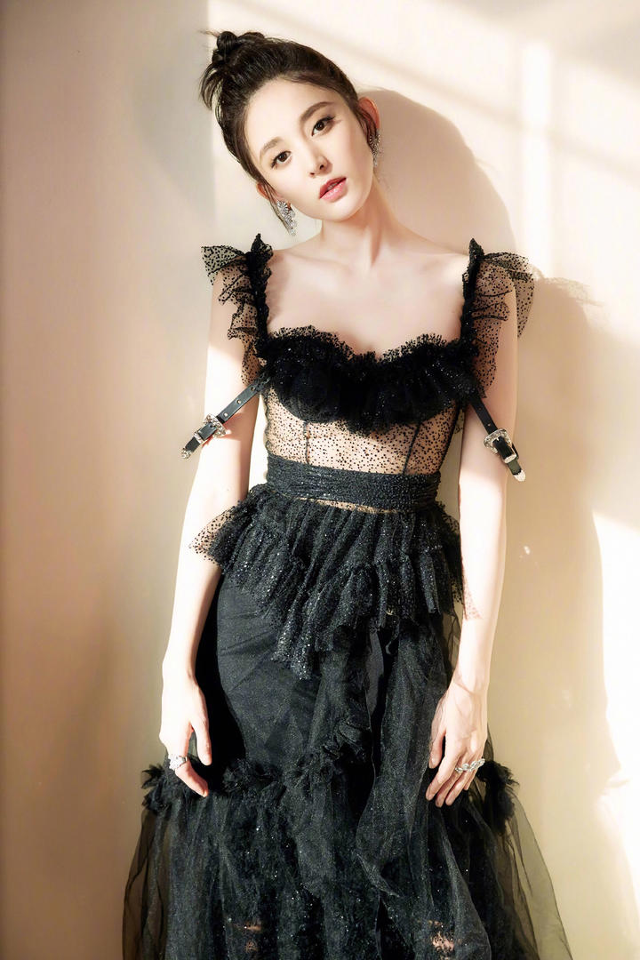 高清美女明星古力娜扎个人艺术照图片