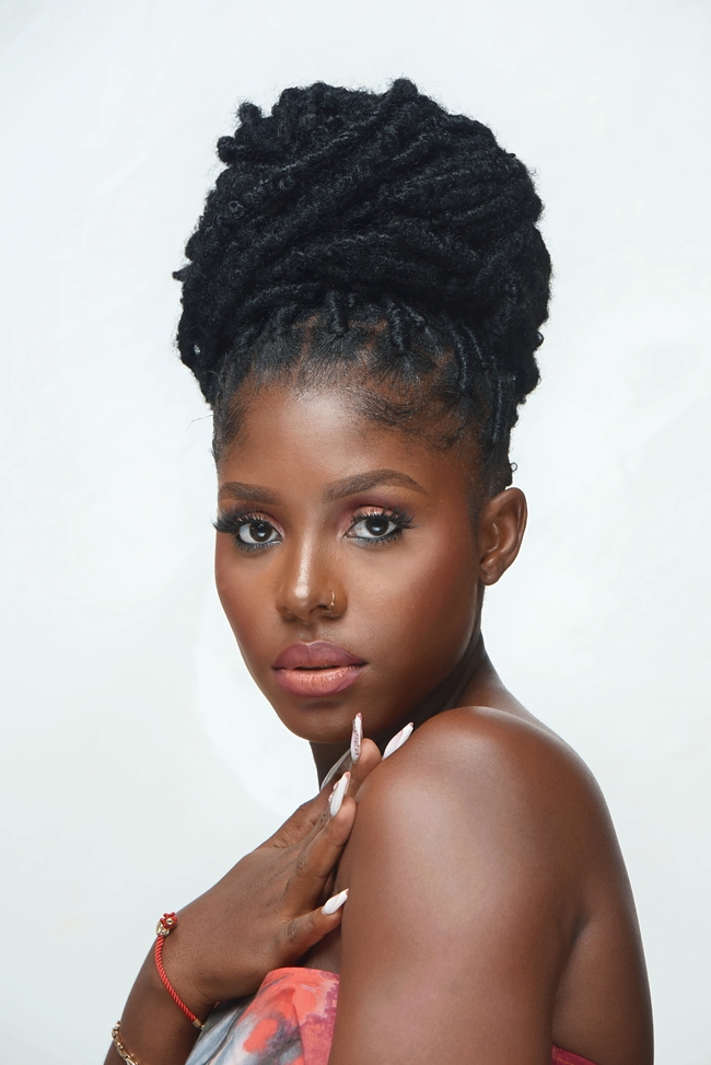 性感香肩黑人美女人像写真艺术图片