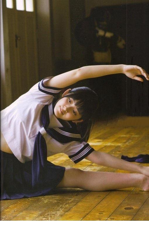 铃木爱理清纯活力的校服篇