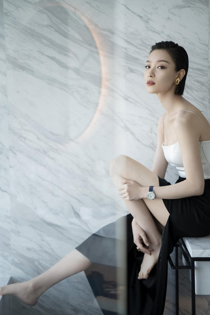 性感女星倪妮短发高冷写真图片