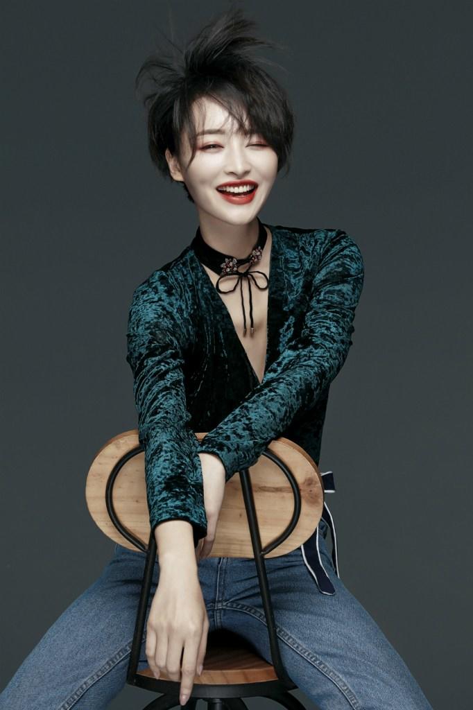 女星杨洋笑容灿烂短发写真图片