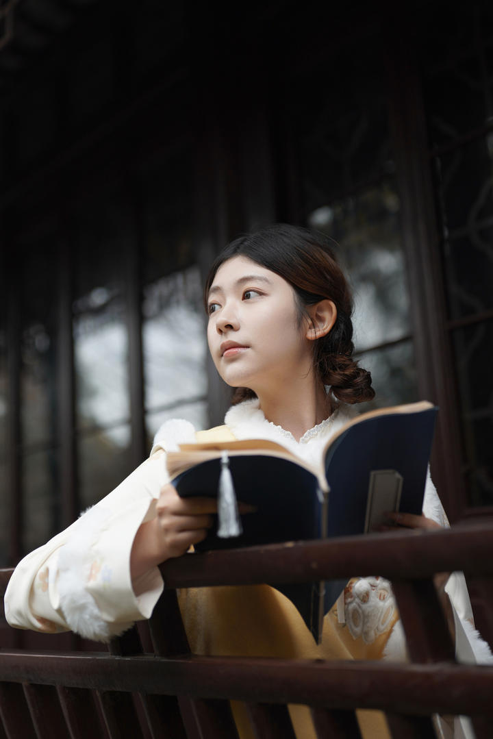 看书的极品古典美女高清唯美意境摄影图片