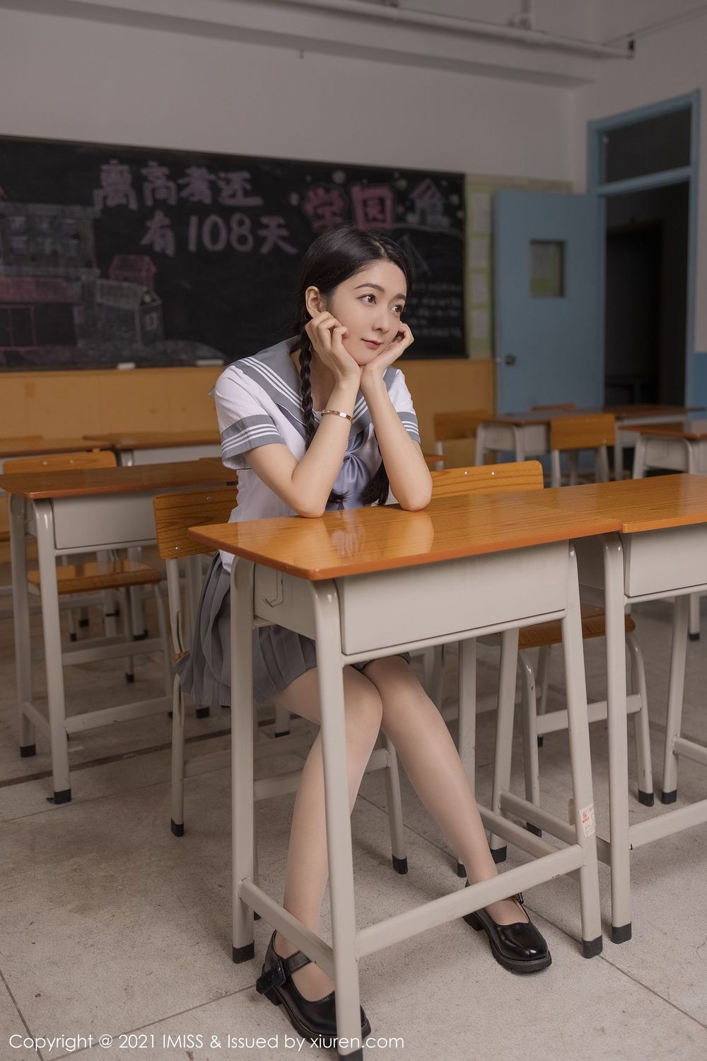 爱蜜社性感女神Angela小热巴丝袜美腿清纯校服双马尾套图