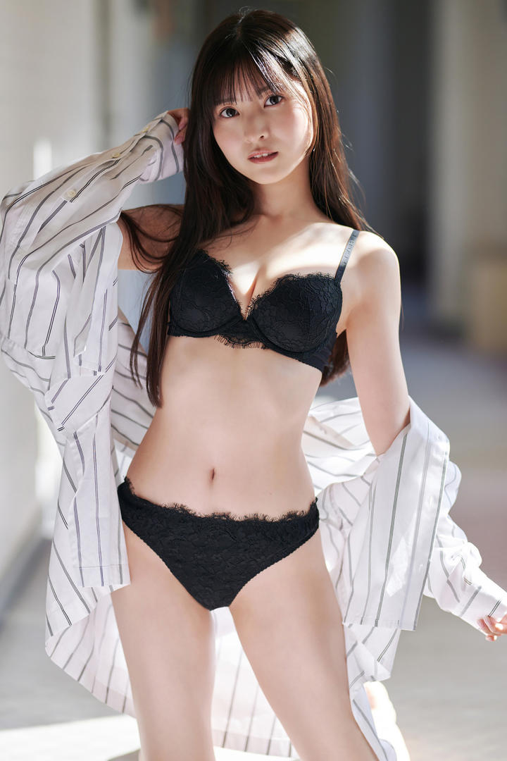 日本内衣美女模特西西gogo高清大胆专业女性写真