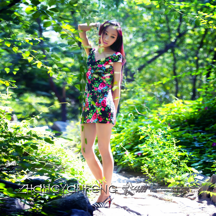 美艳妖娆美女正午唯美写真