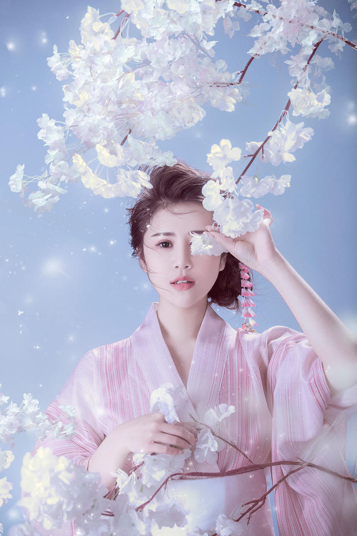 4K唯美日本和服美女赏花壁纸图片