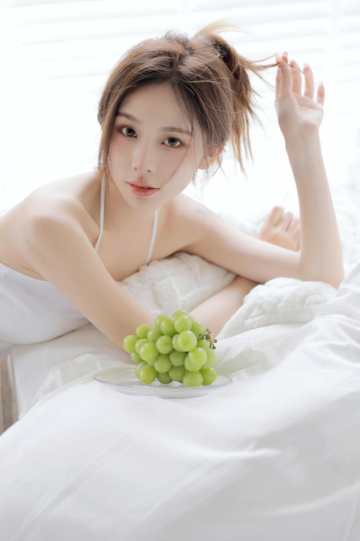 极品颜值粉嫩女神高清美女生活照写真大图