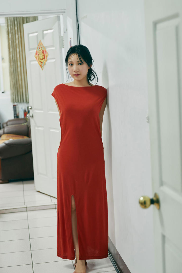 长裙美女手机壁纸图片