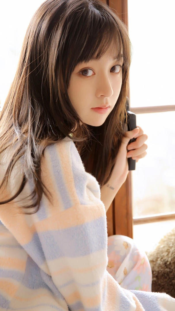 大眼睛的仙气飘飘可爱女生头像图片免费下载