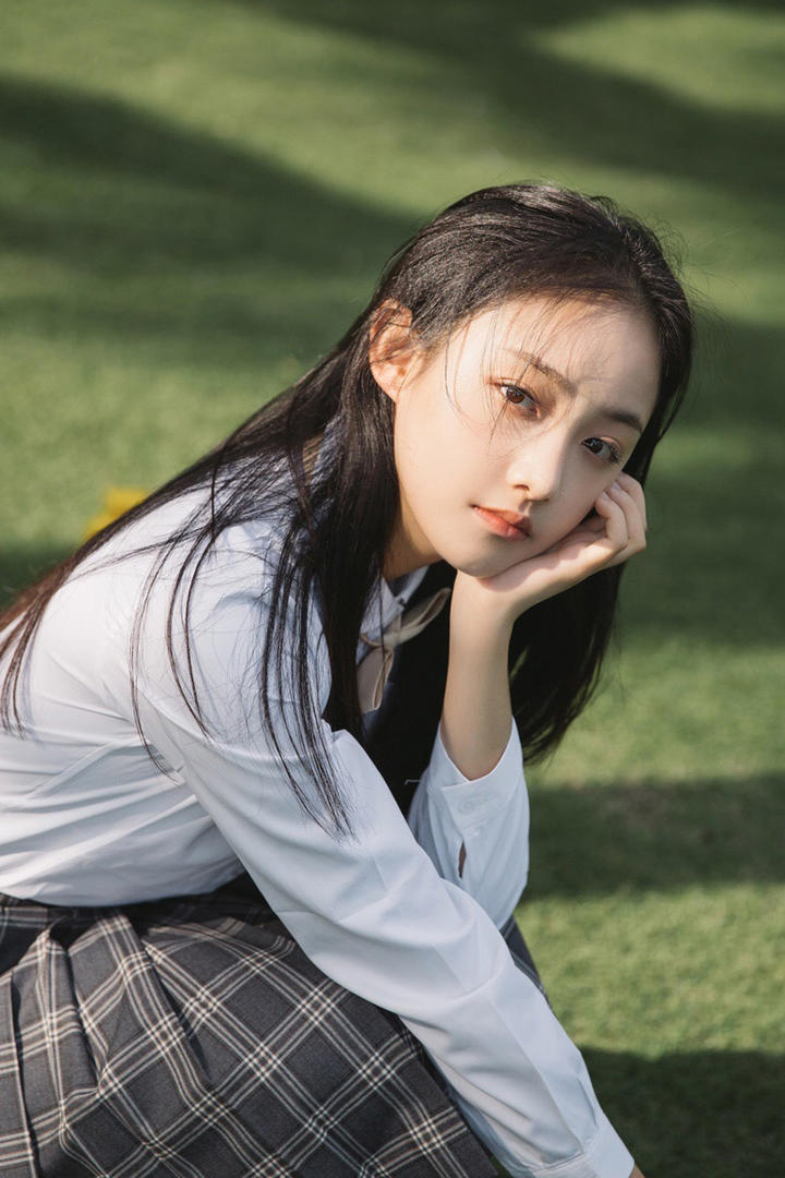 清纯美女明星吴佳怡JK制服清新甜美美女写真图片