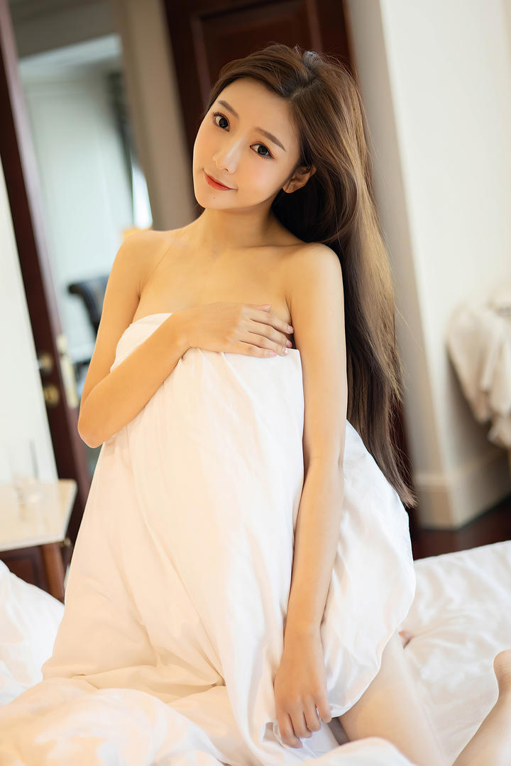 可爱的美少女人体艺术写真高清大图