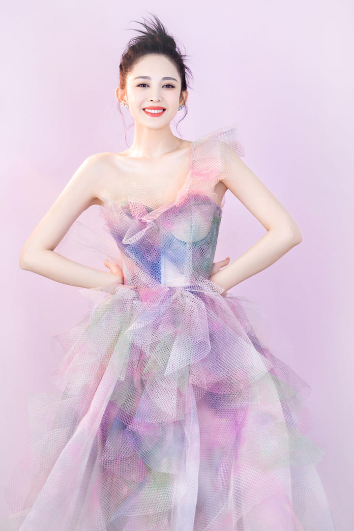 新疆美女古力娜扎女明星图片库