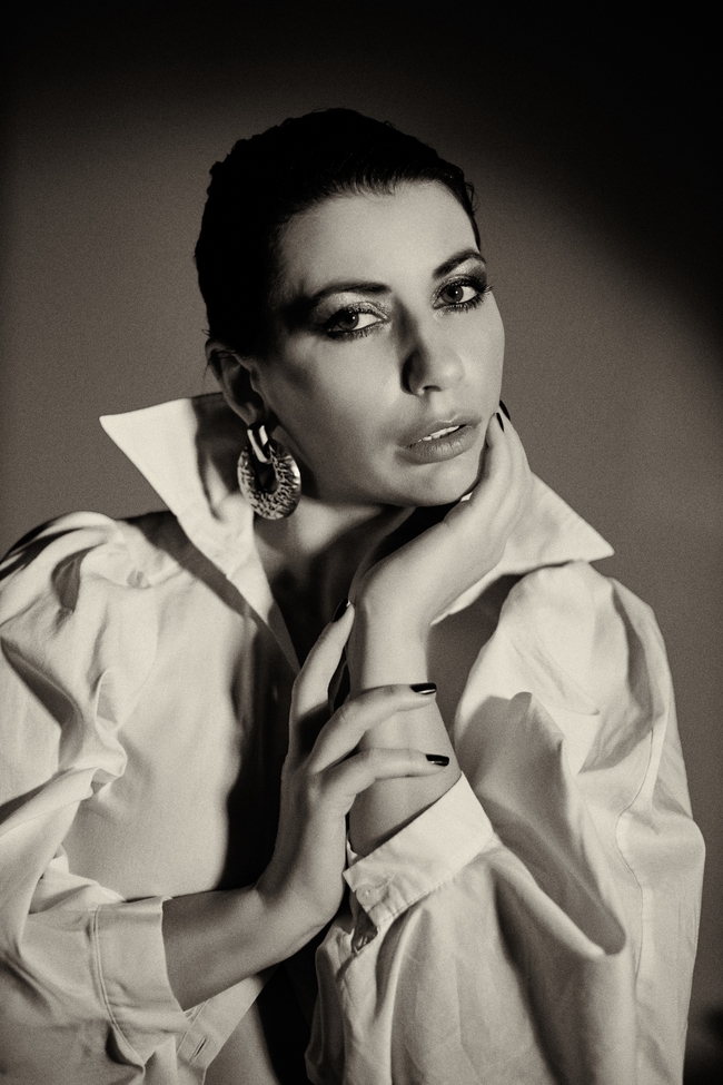 欧美高级感熟女人体艺术写真摄影图片