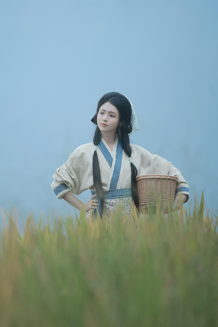 朴素清纯的古装美女唯美人像摄影图片