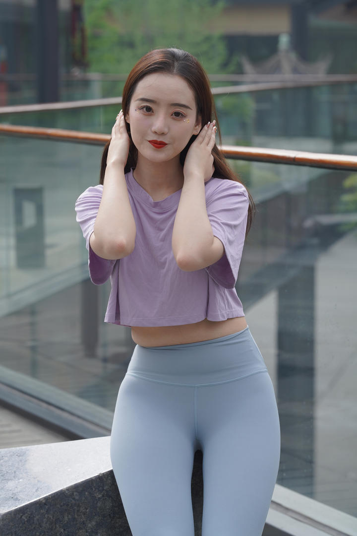 国模吧瑜伽裤唇形照片高清图片