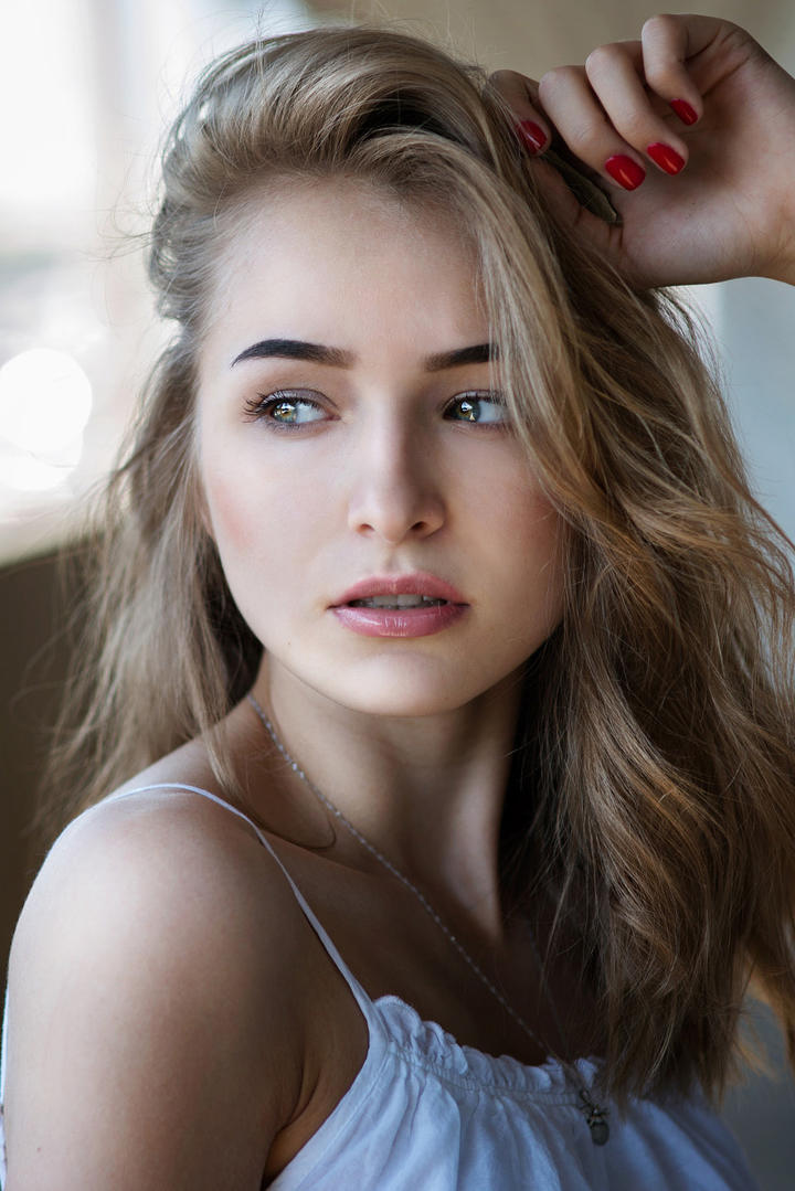 高清欧美金发美女肖像摄影图片