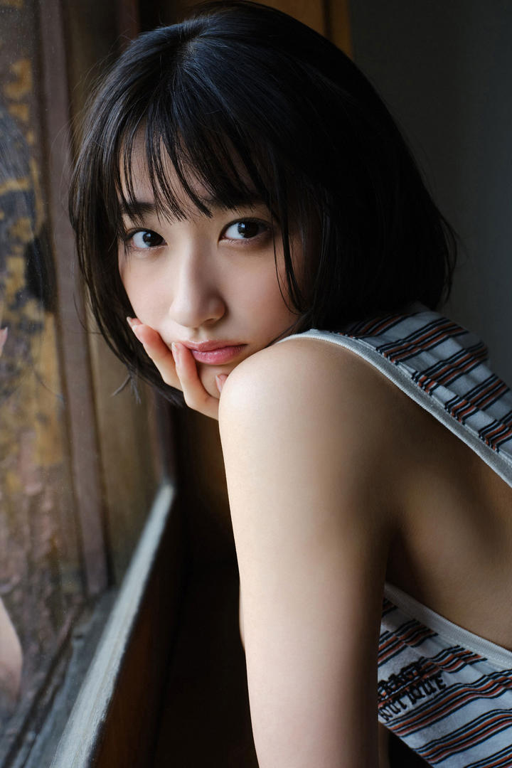 日本嫩模美女个人艺术照写真套图