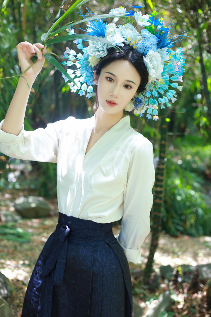 细腰苗条美女少数民族服饰人像艺术摄影大全