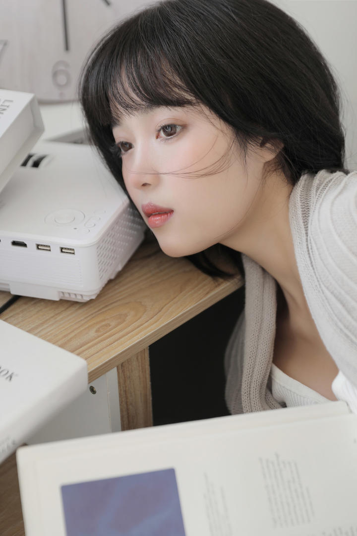 悠悠人体清纯女生图片大全