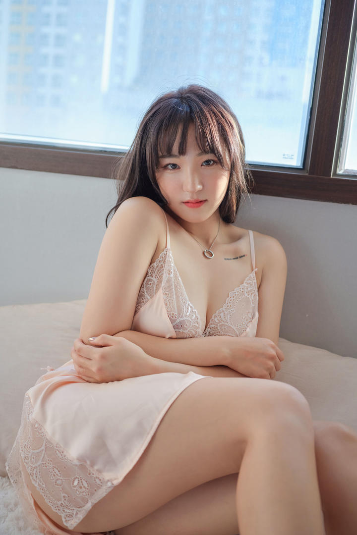 亚洲在线美女诱惑图片