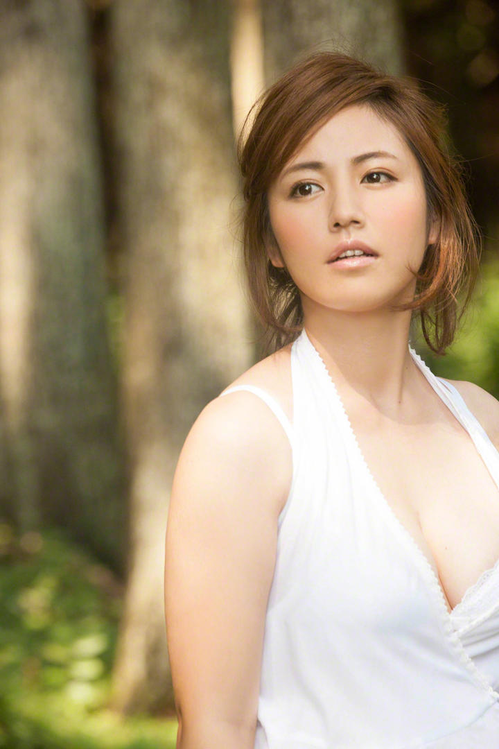 日本微胖AⅤ美女模特性感写真图片