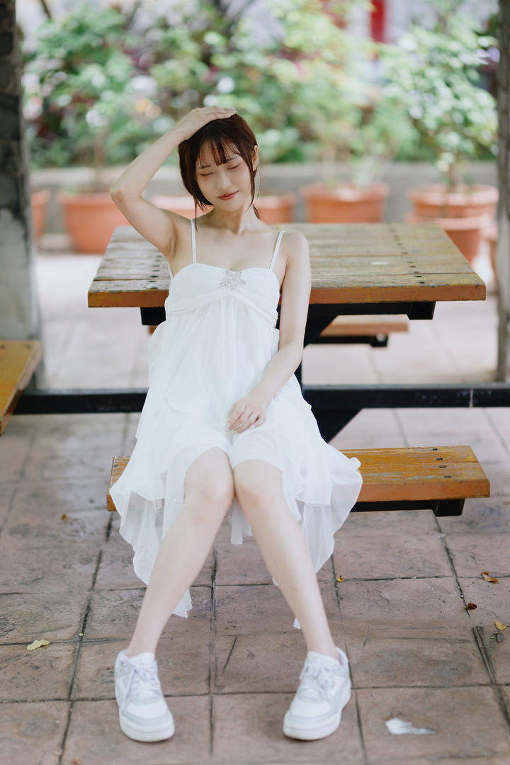 可爱少女吊带长裙写真