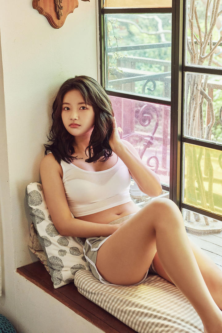 韩国清纯女学生生活照图片