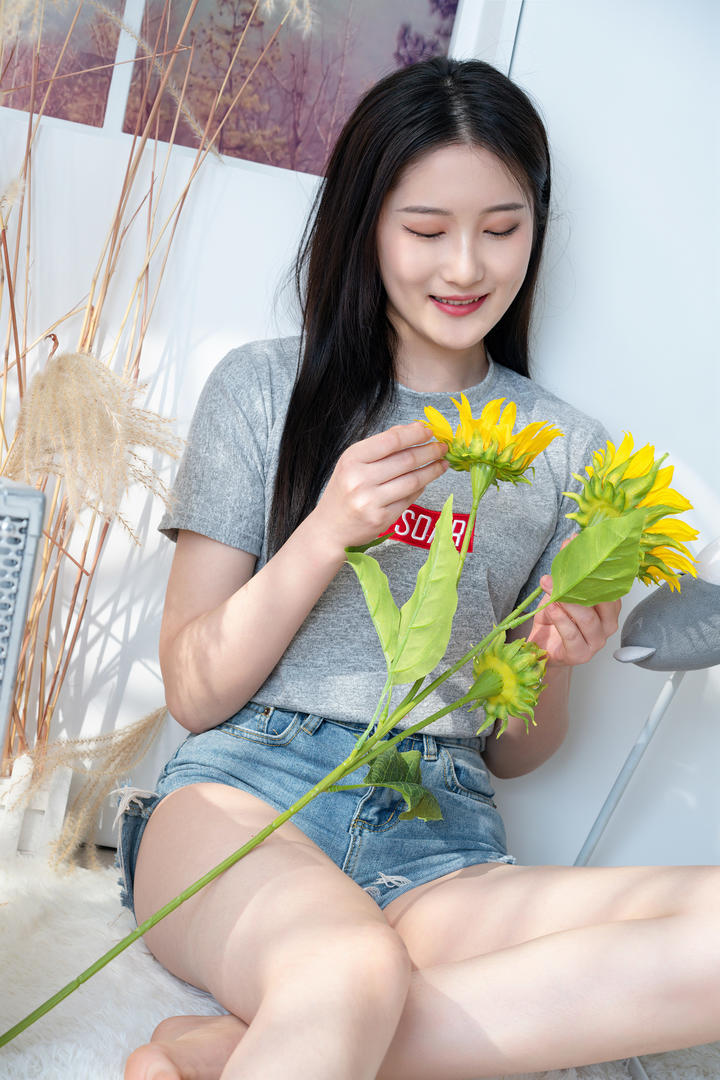 国内超清专业美女手机壁纸图片下载网站