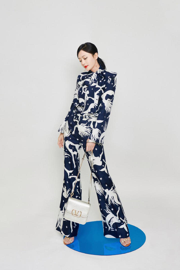 中国美女明星秦岚成熟气质美女写真图片