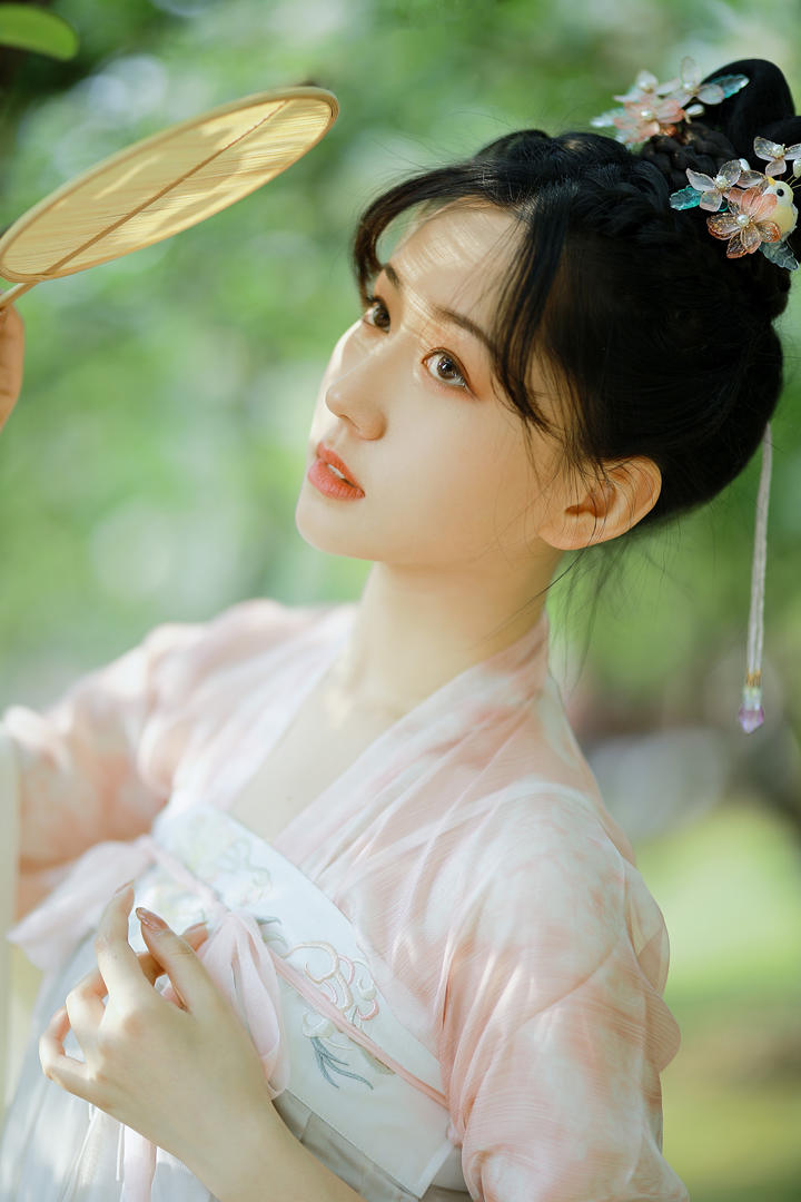 绝色容颜古风汉服美女艺术照免费下载