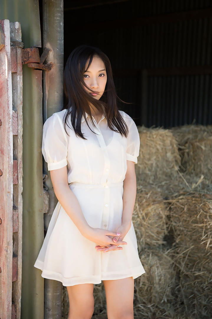 穿着超短裙的日本美女图片