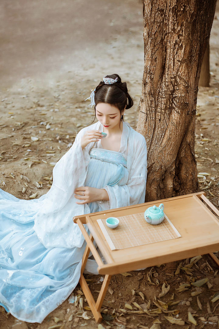 品茶的古装美女古风唯美写真图片