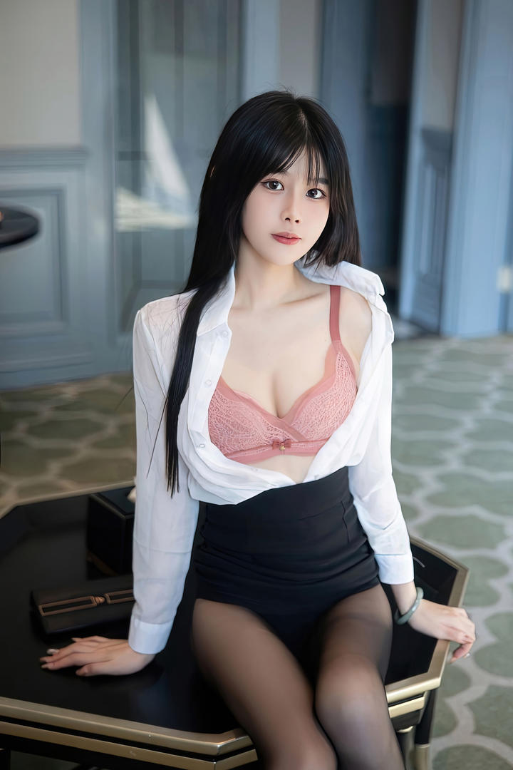 亚洲高清大胸性感美女专区壁纸图片