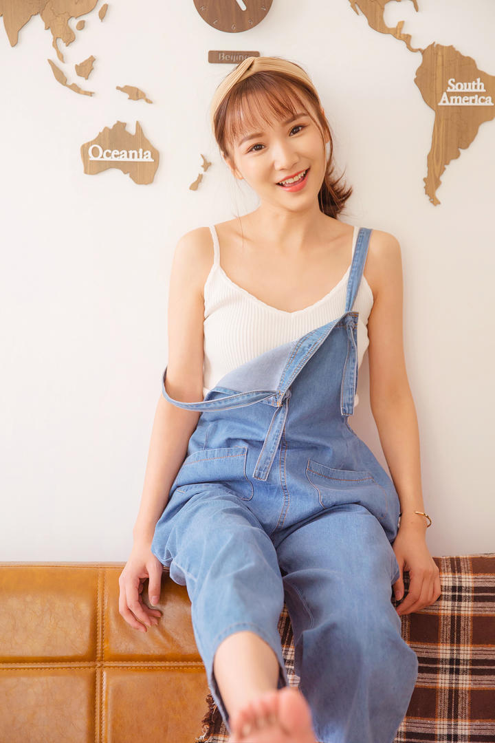 国内清纯活泼的可爱女生高清壁纸图片专区