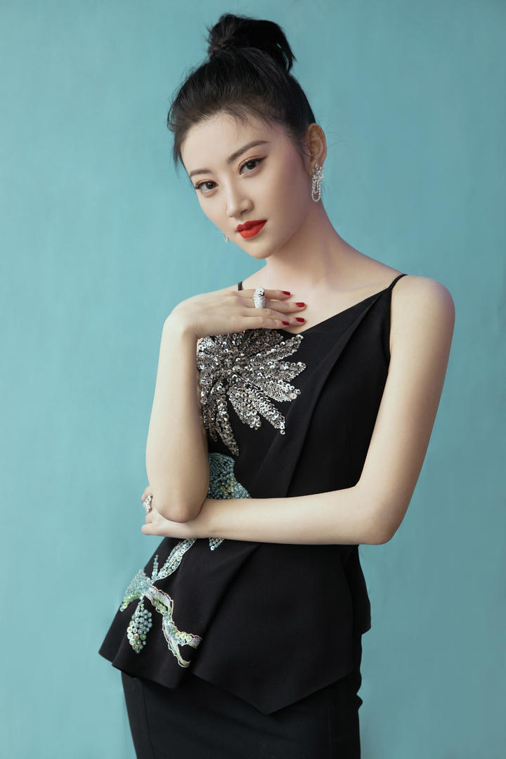 时尚性感的内地漂亮美女明星景甜壁纸图片