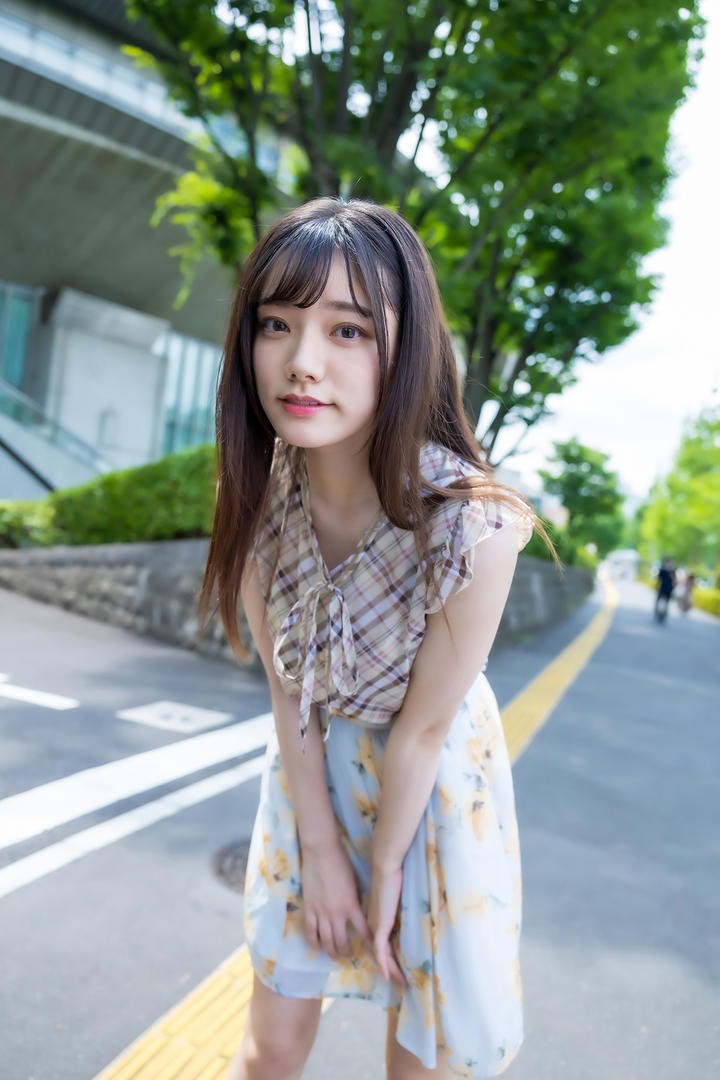 街拍日本甜美美女主播图片