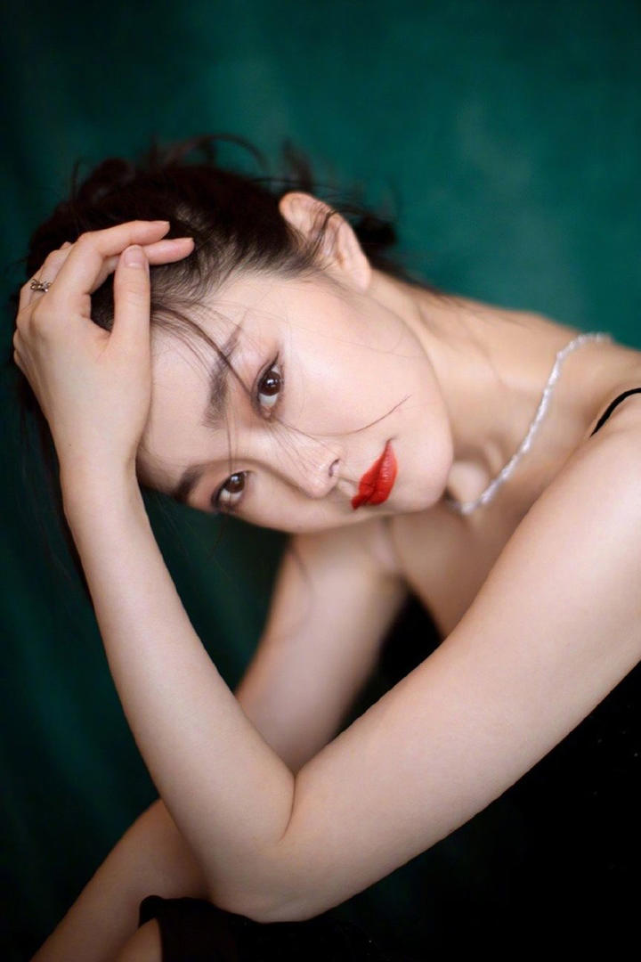 4K高清美女明星宋轶性感写真图片免费下载