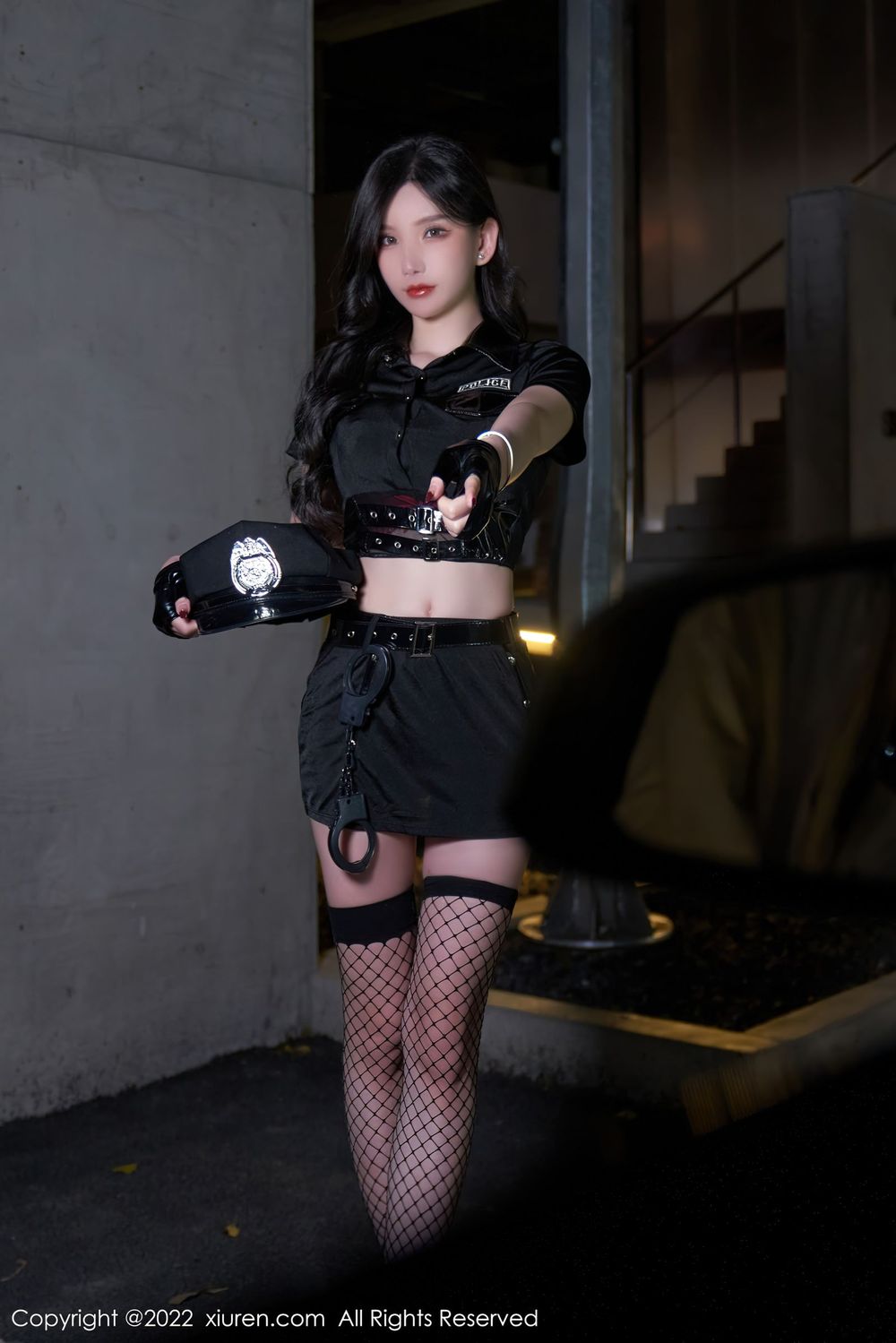 秀人网性感女神周于希Sally黑丝美腿搭配警花制服系列写真