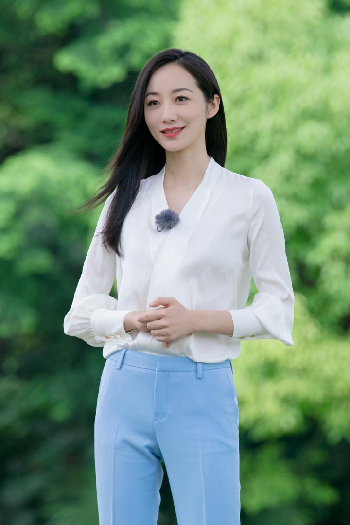 穿着白衬衣的清纯女神韩雪图片