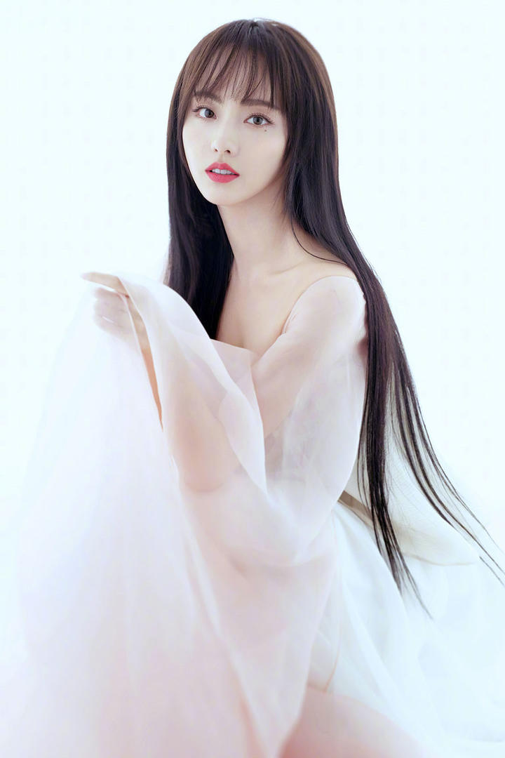 仙气飘飘的古装美女明星张嘉倪写真图片