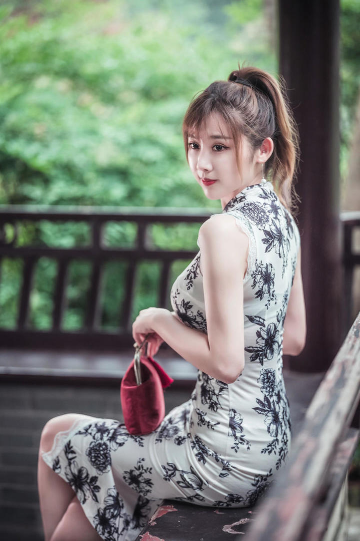 唯美古典旗袍美女写真图片