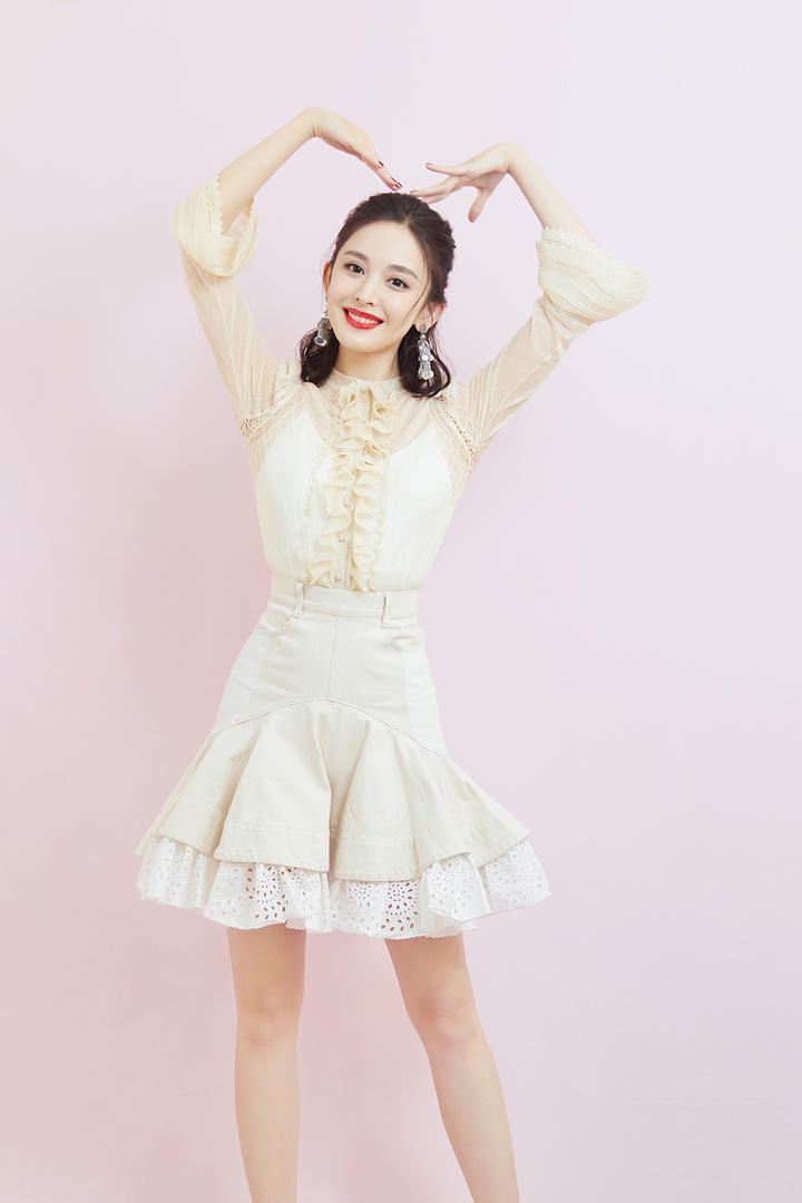 性感中国美女明星古力娜扎写真