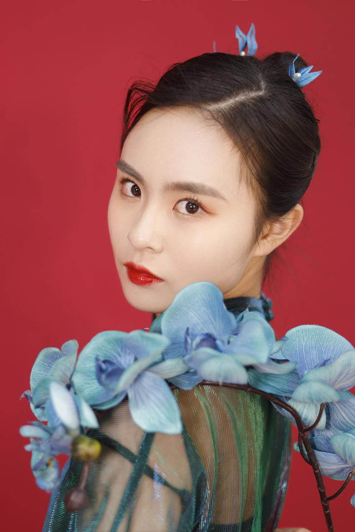 优雅气质美女模特唯美艺术照图片下载