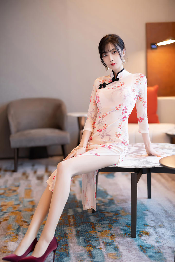 穿旗袍的大长腿美女林星阑国内精选宅男女神图片在线观看