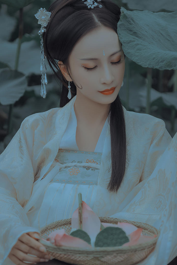 荷塘采莲古装美女图片高清