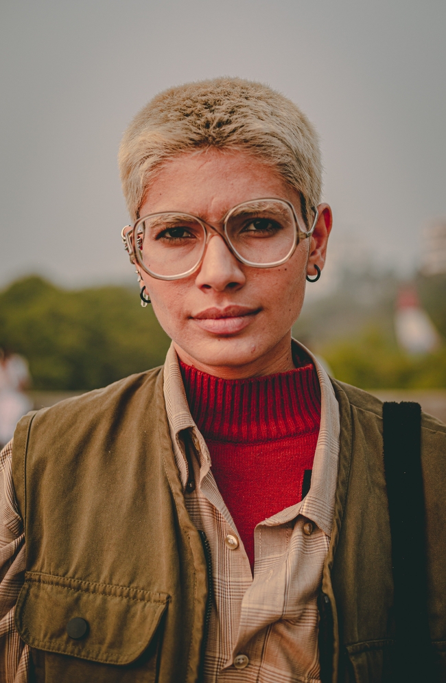 欧美个性时尚奶奶灰短发发型图片