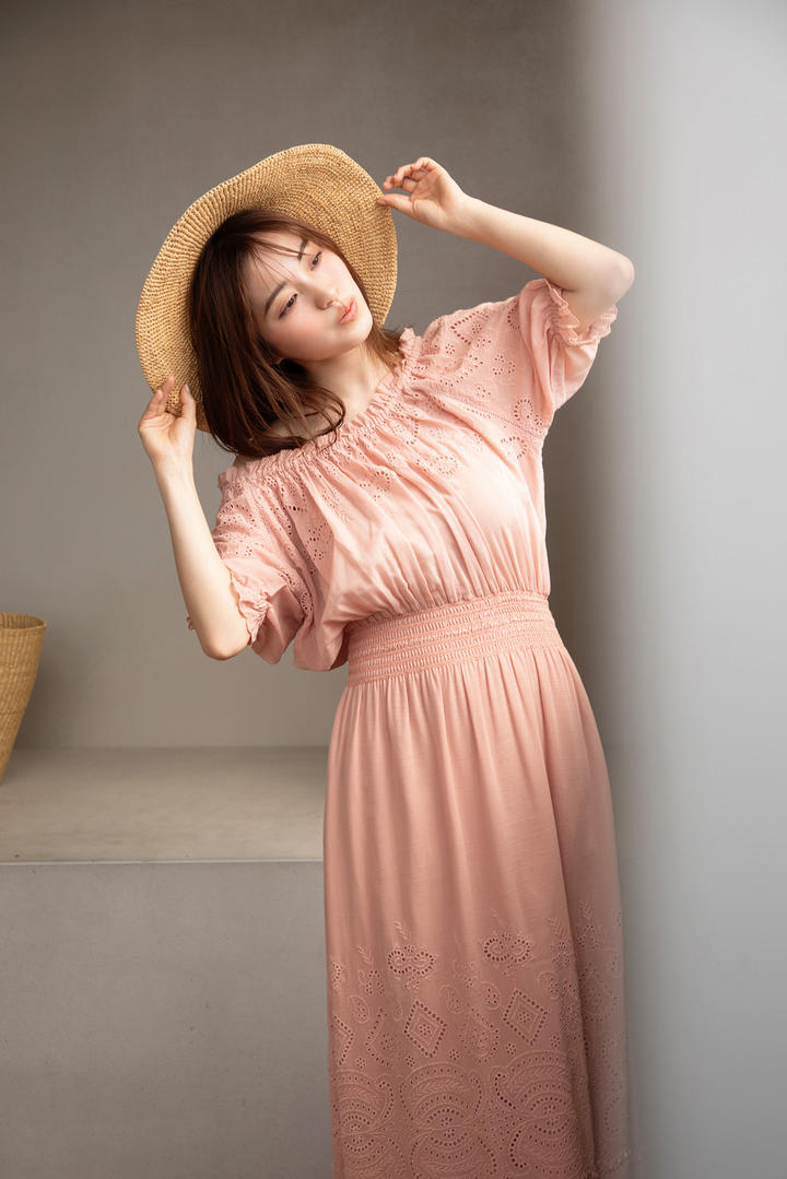 优优日本美女女优素人天然自拍无码图