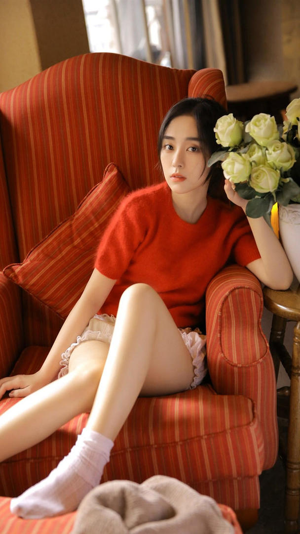 高清养眼的女大学生假期居家生活照头像女生图片大全